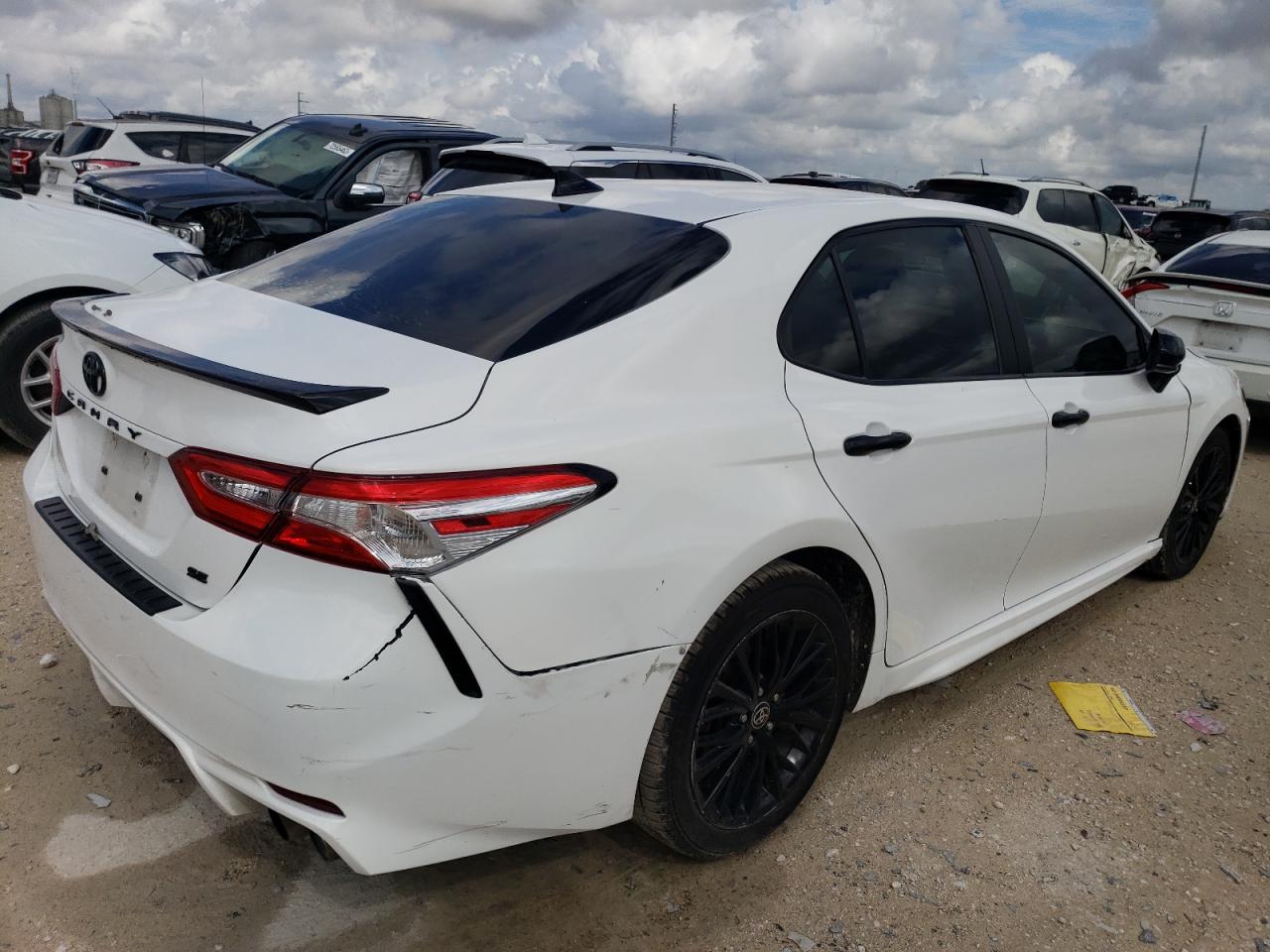 Image 3 of 2020 TOYOTA CAMRY SE 2020 with VIN 4T1G11AK4LU362813