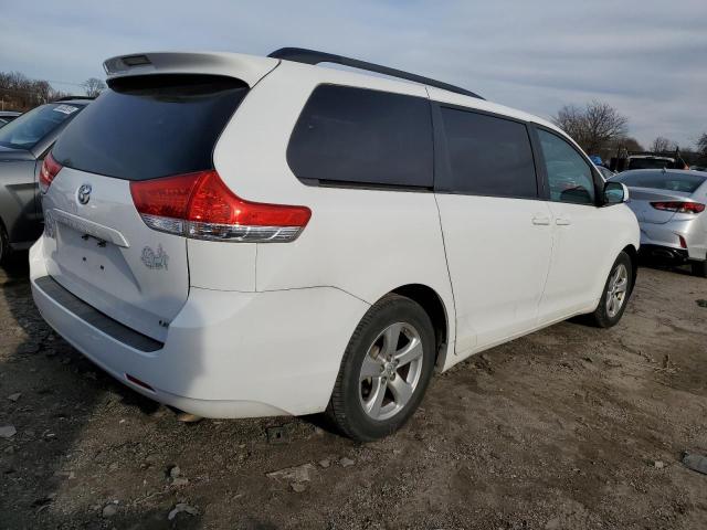 Obraz 3 z 2013 TOYOTA SIENNA LE 2013 z VIN 5TDKK3DC0DS347131