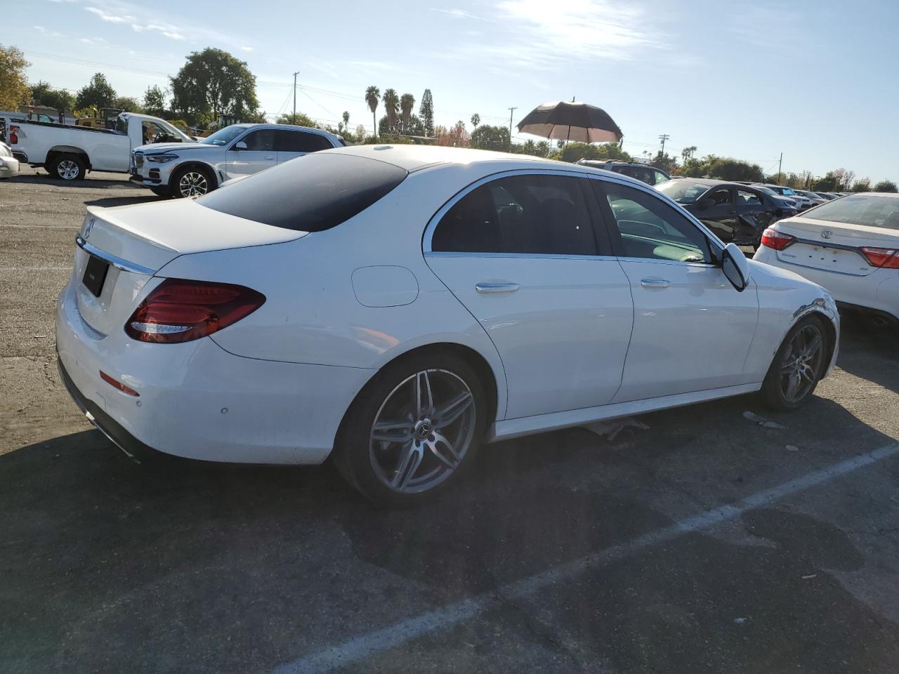 Obraz 3 z 2017 MERCEDES-BENZ E 300 2017 z VIN WDDZF4JB4HA262208