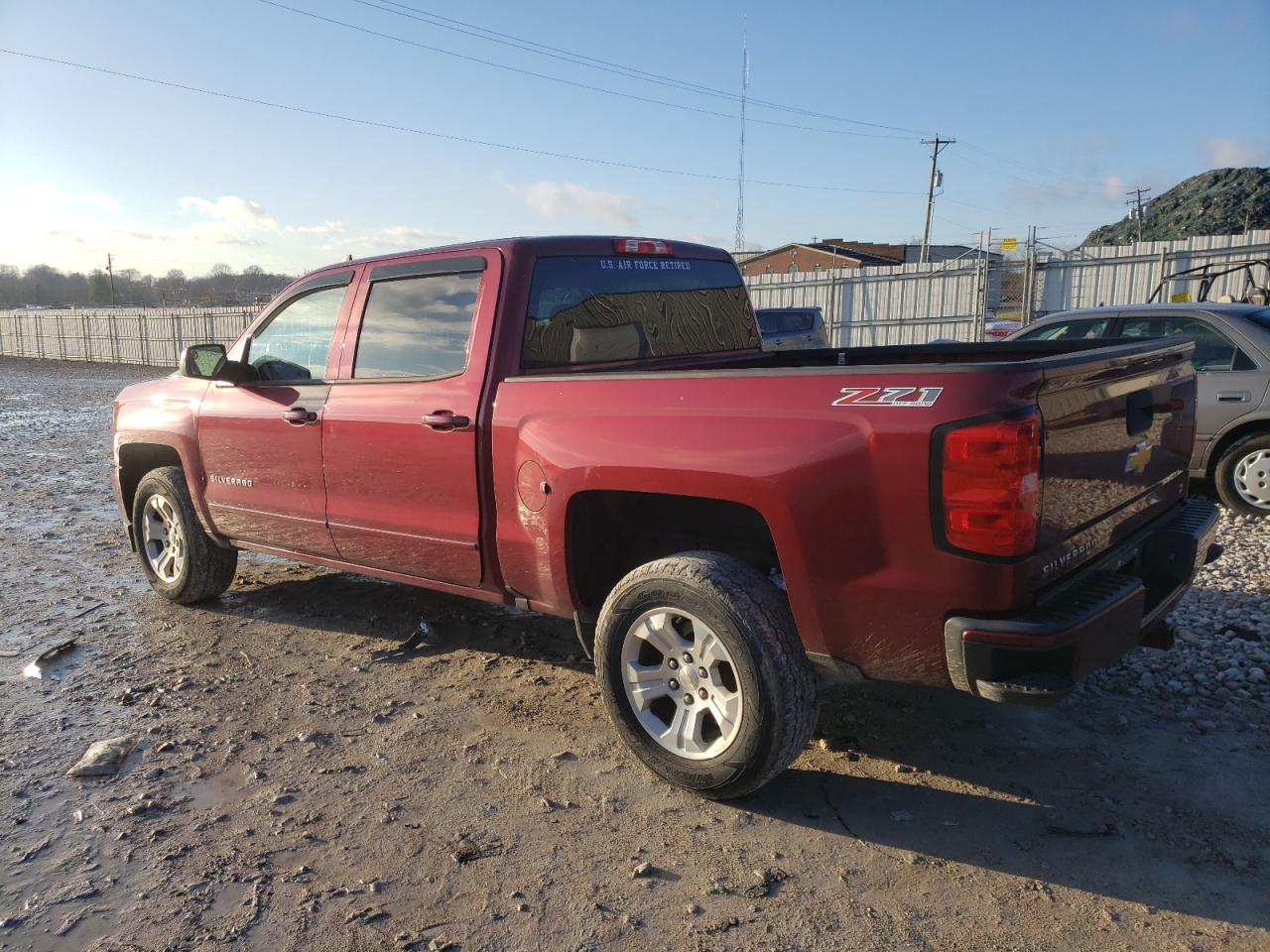 Image 2 of 2017 CHEVROLET SILVERADO K1500 LT 2017 with VIN 3GCUKREC3HG294987
