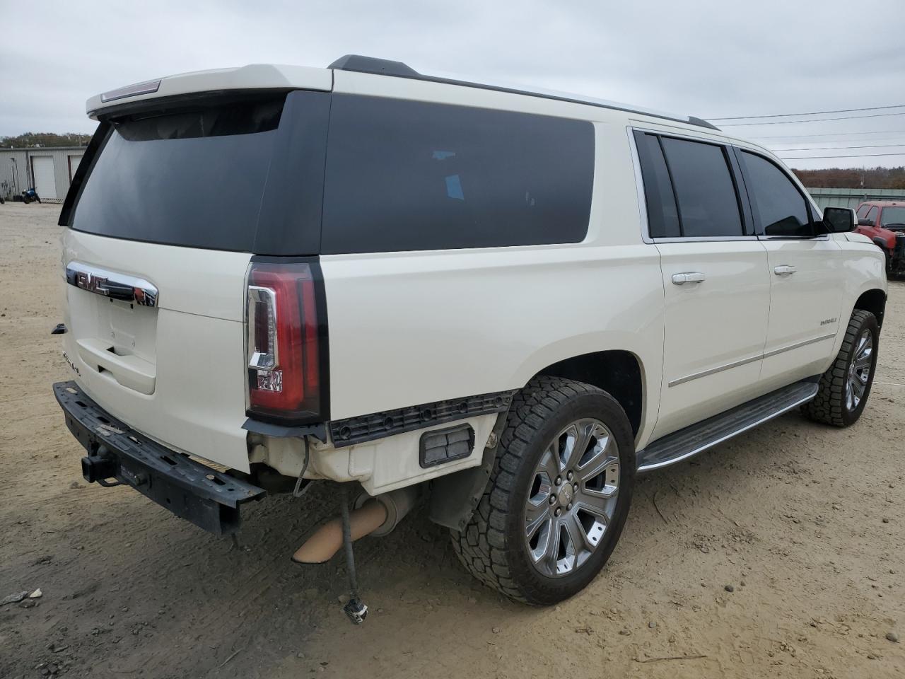 Изображение 3 2015 GMC YUKON XL DENALI 2015 с VIN 1GKS2JKJ6FR738330