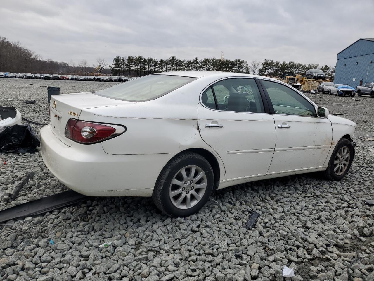 Obraz 3 z 2004 LEXUS ES 330 2004 z VIN JTHBA30G945015172