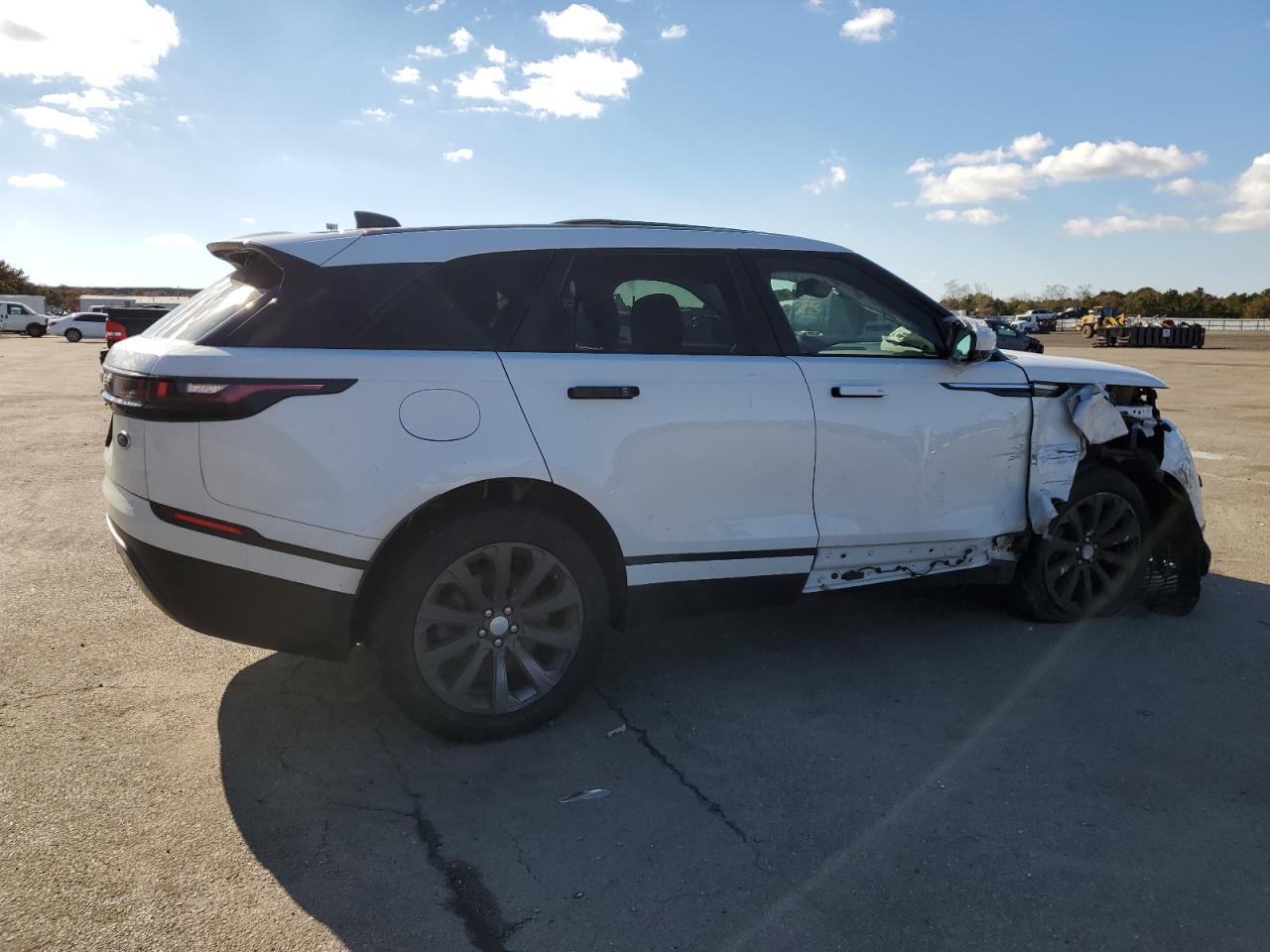 Obraz 3 z 2019 LAND ROVER RANGE ROVER VELAR S 2019 z VIN SALYB2EX8KA205909