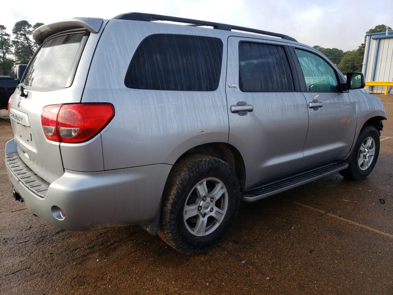 Image 3 of 2010 TOYOTA SEQUOIA SR5 2010 with VIN 5TDZM5G10AS001574