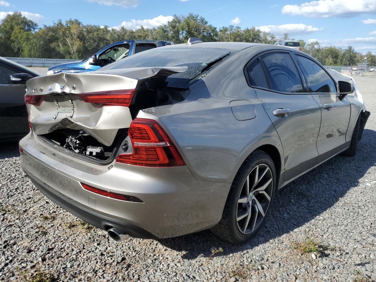 Изображение 3 2019 VOLVO S60 T6 MOMENTUM 2019 с VIN 7JRA22TK6KG011247