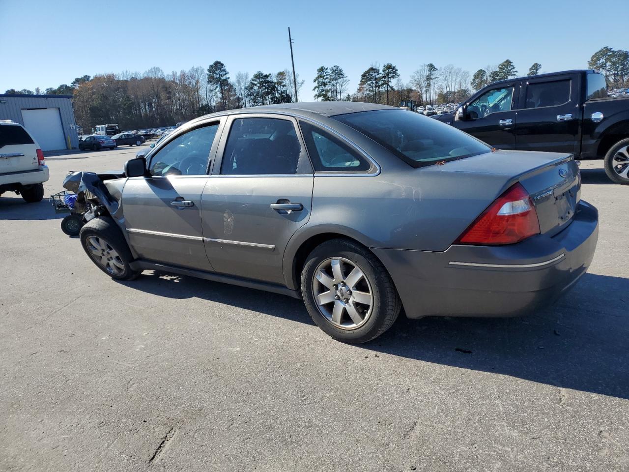 Image 2 of 2005 FORD FIVE HUNDRED SEL 2005 with VIN 1FAFP24185G132531