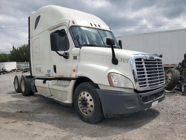 2015 FREIGHTLINER CASCADIA 125  2015 image