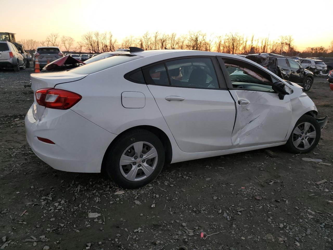 Obraz 3 z 2017 CHEVROLET CRUZE LS 2017 z VIN 1G1BC5SM5H7138979