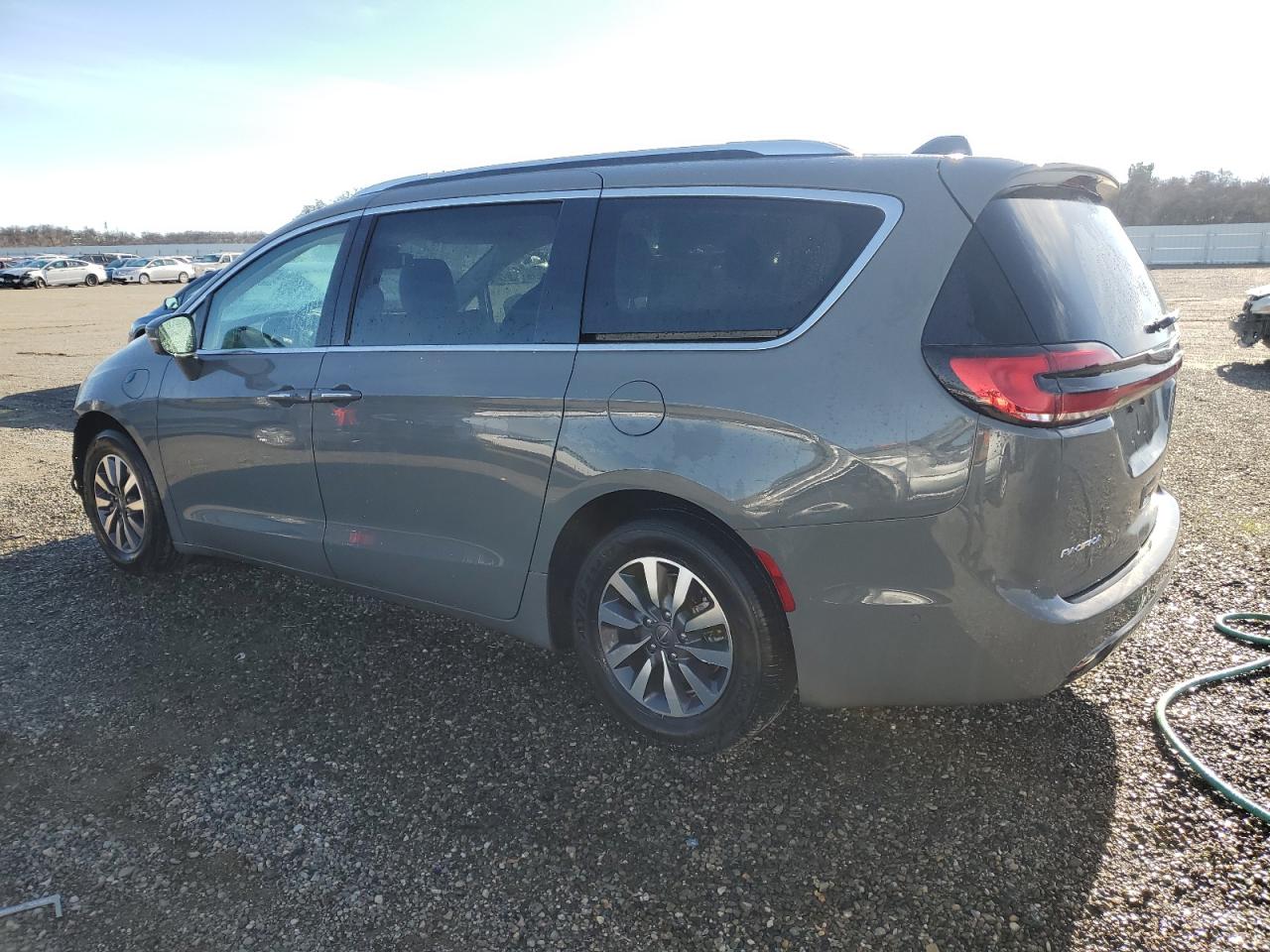 Изображение 2 2021 CHRYSLER PACIFICA HYBRID TOURING L 2021 с VIN 2C4RC1L74MR576960