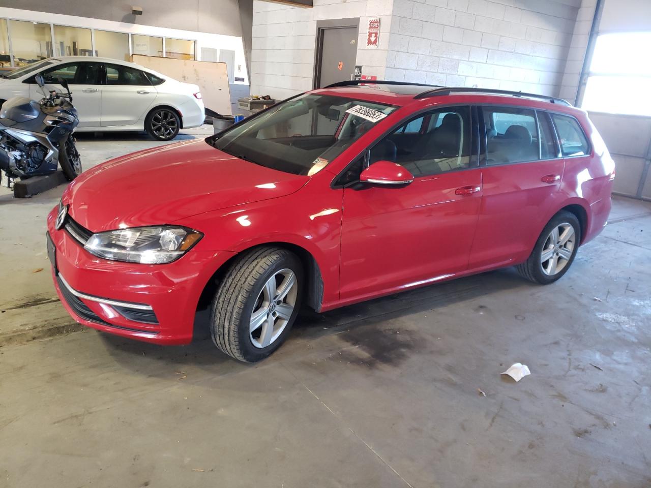 Obraz 1 z 2018 VOLKSWAGEN GOLF SPORTWAGEN S 2018 z VIN 3VWD17AU3JM753316