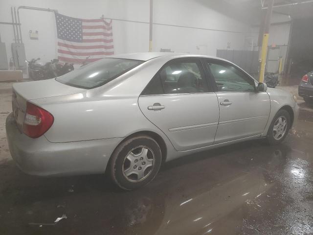 Obraz 3 z 2003 TOYOTA CAMRY LE 2003 z VIN 4T1BF32K03U558091