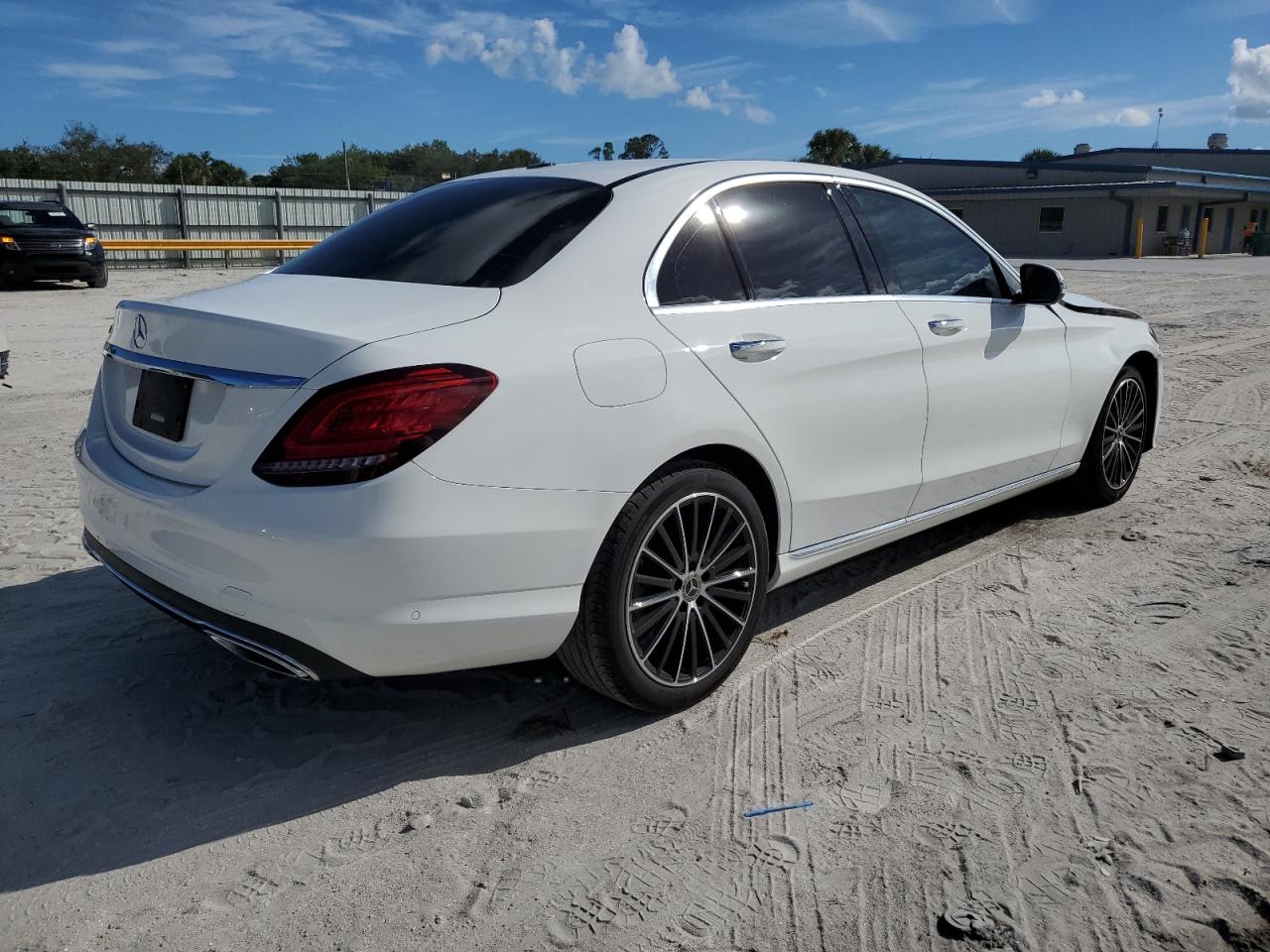 Obraz 3 z 2020 MERCEDES-BENZ C 300 2020 z VIN W1KWF8DB2LR578710