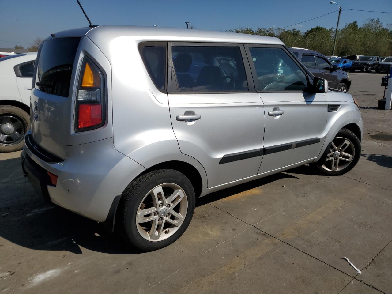 Obraz 3 z 2011 KIA SOUL + 2011 z VIN KNDJT2A22B7331020