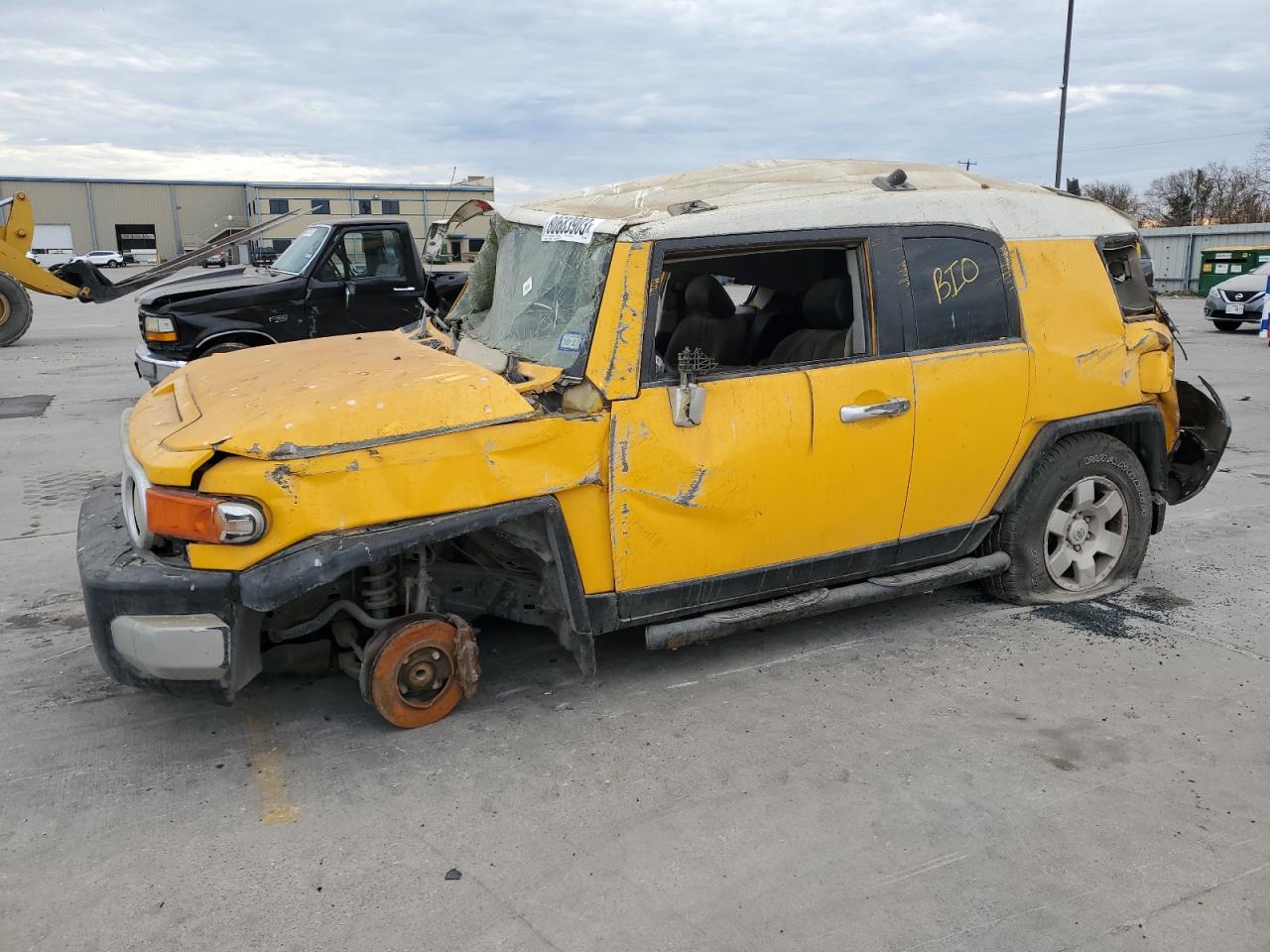 Image 1 of 2007 TOYOTA FJ CRUISER  2007 with VIN JTEZU11F070010246