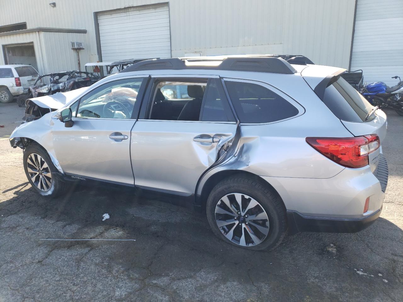 Изображение 2 2016 SUBARU OUTBACK 2.5I LIMITED 2016 с VIN 4S4BSAJC1G3344779