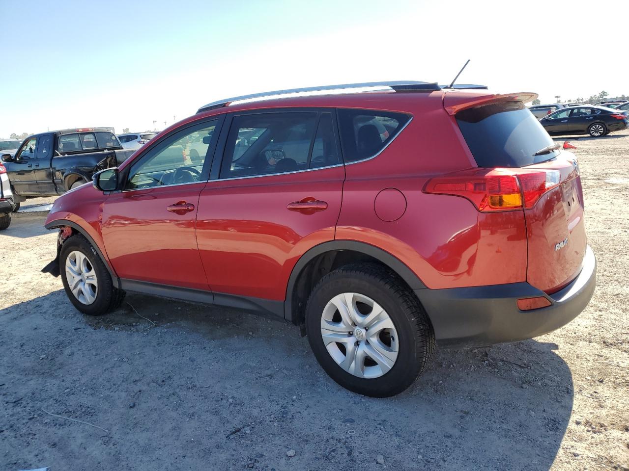 Изображение 2 2015 TOYOTA RAV4 LE 2015 с VIN JTMZFREV8FD062813