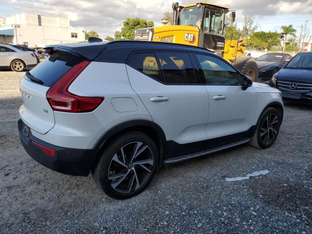 Image 3 of 2022 VOLVO XC40 T4 R-DESIGN 2022 with VIN YV4AC2HM1N2717160