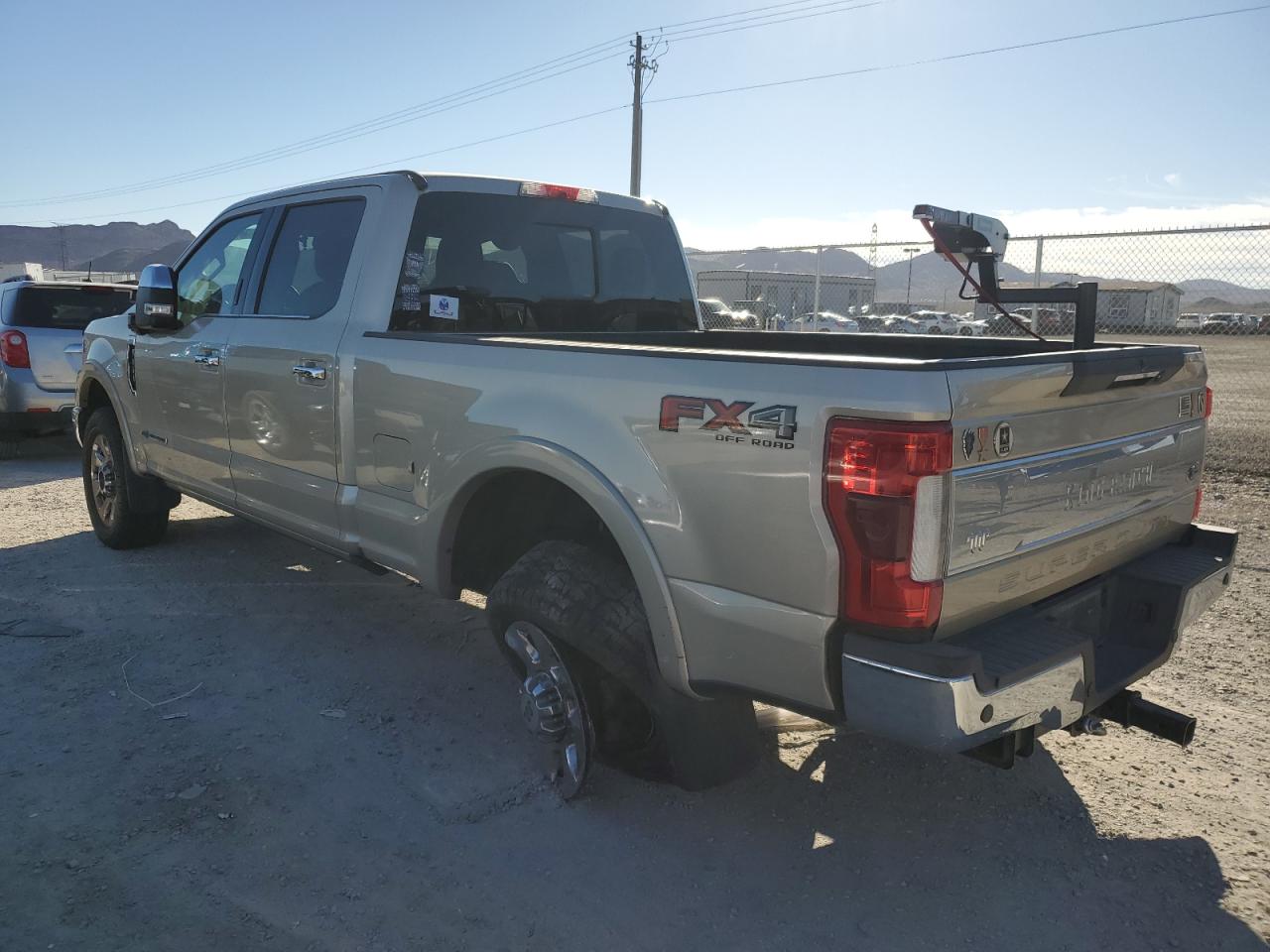 Obraz 2 z 2018 FORD F350 SUPER DUTY 2018 z VIN 1FT8W3BTXJEC46343