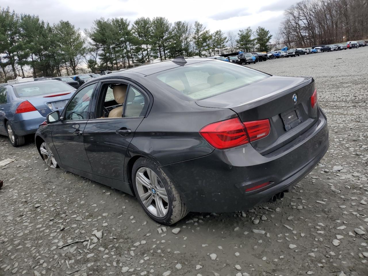 Obraz 2 z 2016 BMW 328 XI SULEV 2016 z VIN WBA8E3G54GNT76444