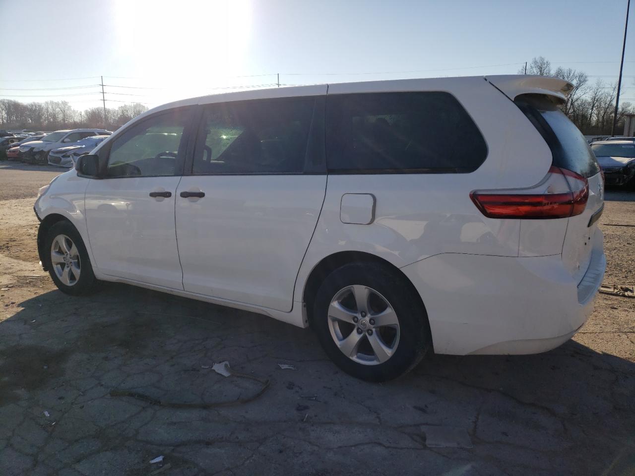 Изображение 2 2017 TOYOTA SIENNA  2017 с VIN 5TDZZ3DC3HS815532