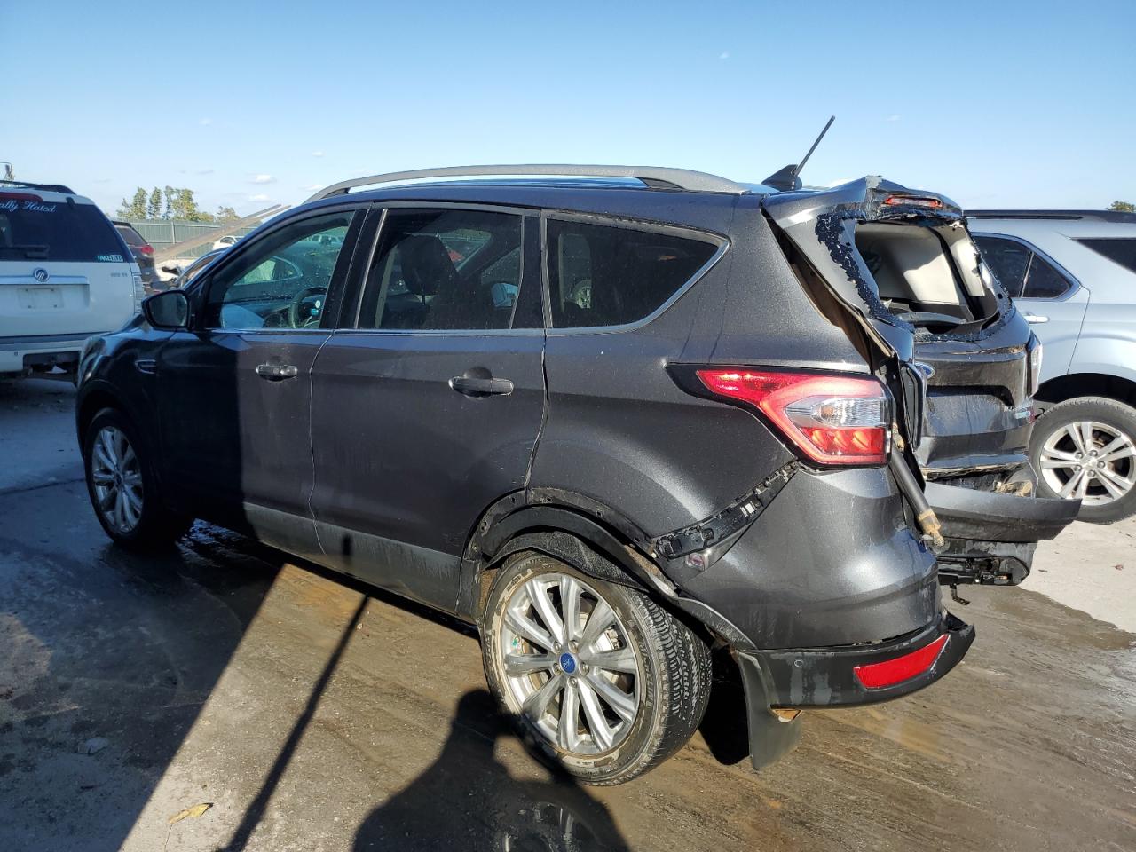 Image 2 of 2018 FORD ESCAPE TITANIUM 2018 with VIN 1FMCU9J96JUA14946