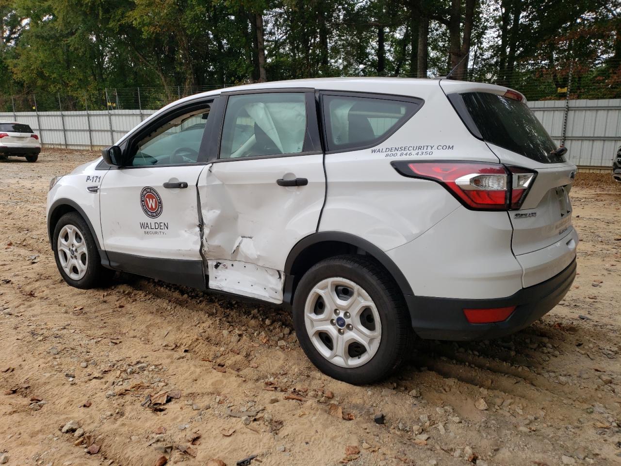 Obraz 2 z 2018 FORD ESCAPE S 2018 z VIN 1FMCU0F72JUB86202