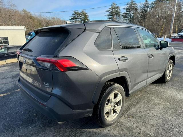 Obraz 3 z 2021 TOYOTA RAV4 XLE 2021 z VIN 2T3P1RFV2MC205423