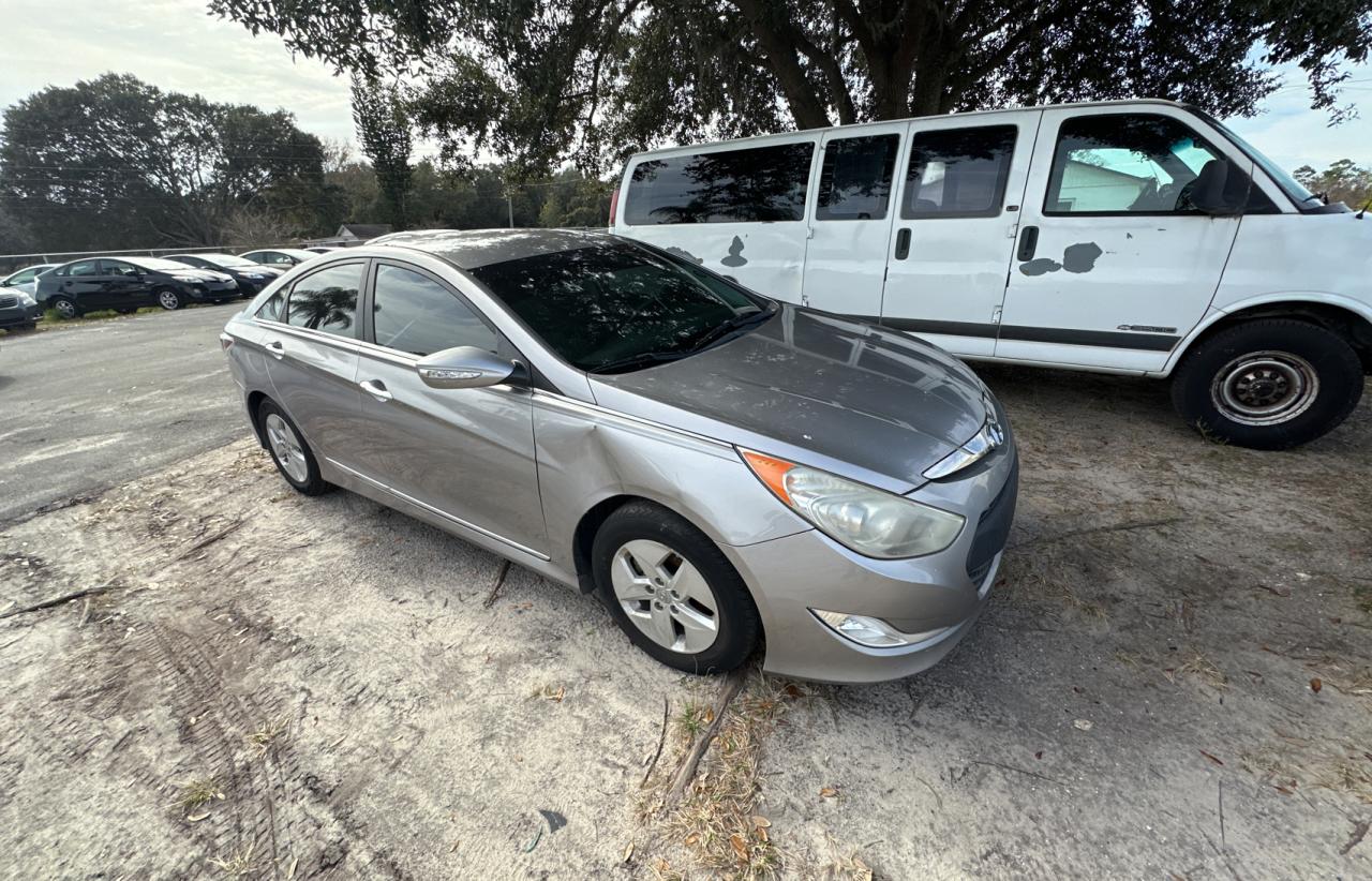 Image 1 of 2011 HYUNDAI SONATA HYBRID 2011 with VIN KMHEC4A48BA005011