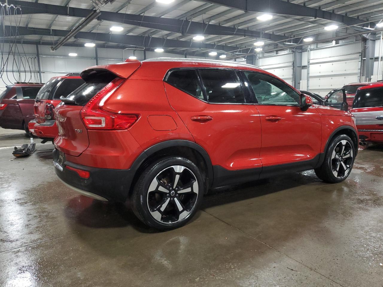 Изображение 3 2020 VOLVO XC40 T5 MOMENTUM 2020 с VIN YV4162UK1L2263078