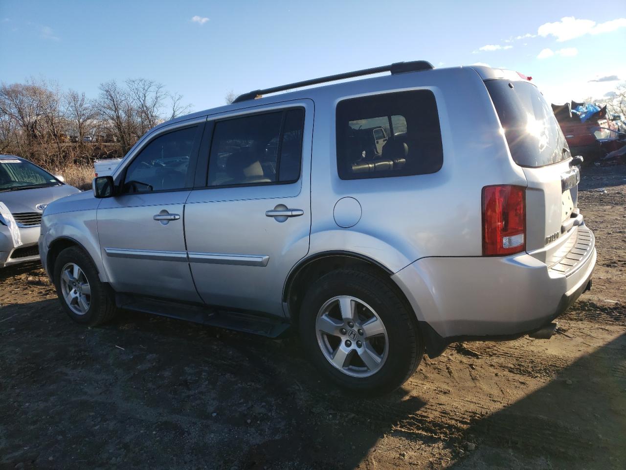 Image 2 of 2011 HONDA PILOT EXL 2011 with VIN 5FNYF4H59BB060078