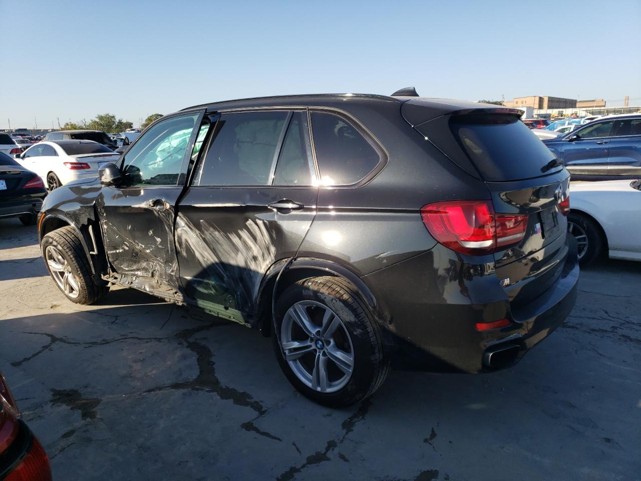 Obraz 2 z 2015 BMW X5 XDRIVE35I 2015 z VIN 5UXKR0C52F0K63572