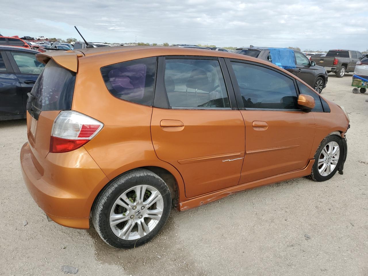 Image 3 of 2009 HONDA FIT SPORT 2009 with VIN JHMGE88499S028367