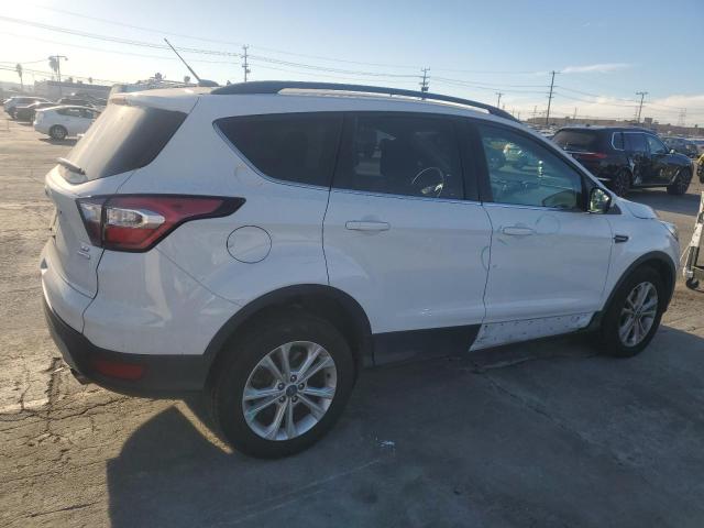 Image 3 of 2017 FORD ESCAPE SE 2017 with VIN 1FMCU0GD4HUE56383