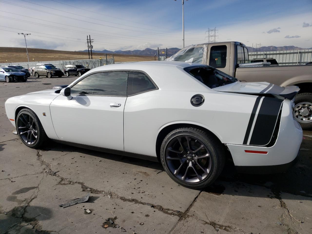Image 2 of Dodge Challenger R/T Scat Pack 2022 with VIN 2C3CDZFJ2NH175489