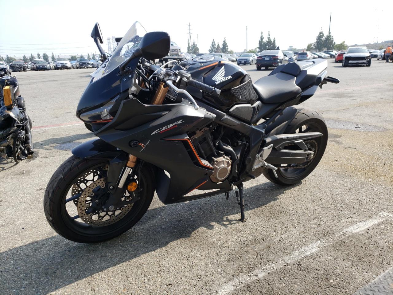 Obraz 2 z 2022 HONDA CBR650 RA 2022 z VIN MLHRH0153N5300018