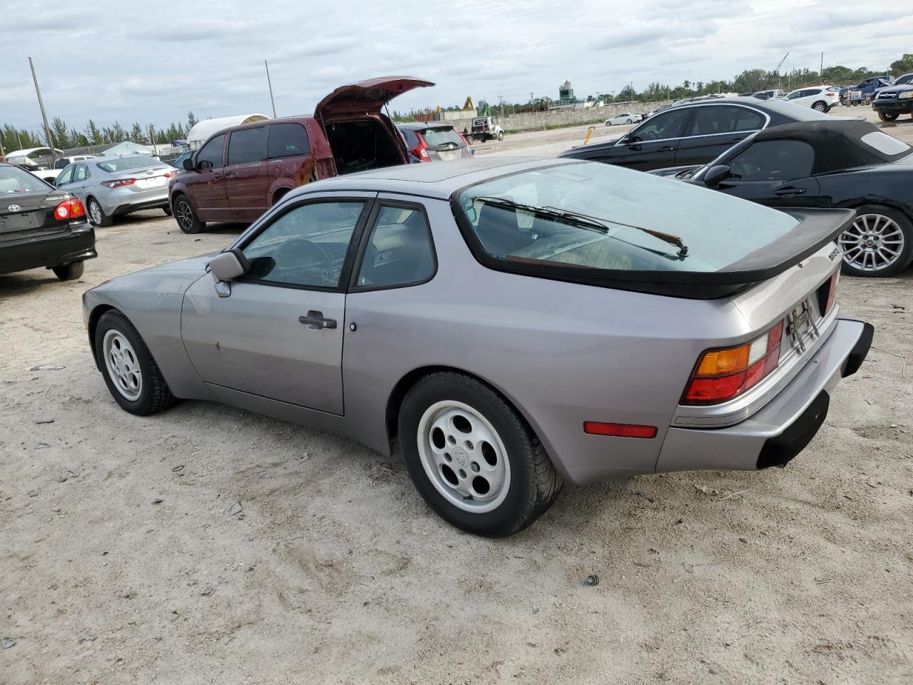 Изображение 2 1987 PORSCHE 944  1987 с VIN WP0AB0949HN472488