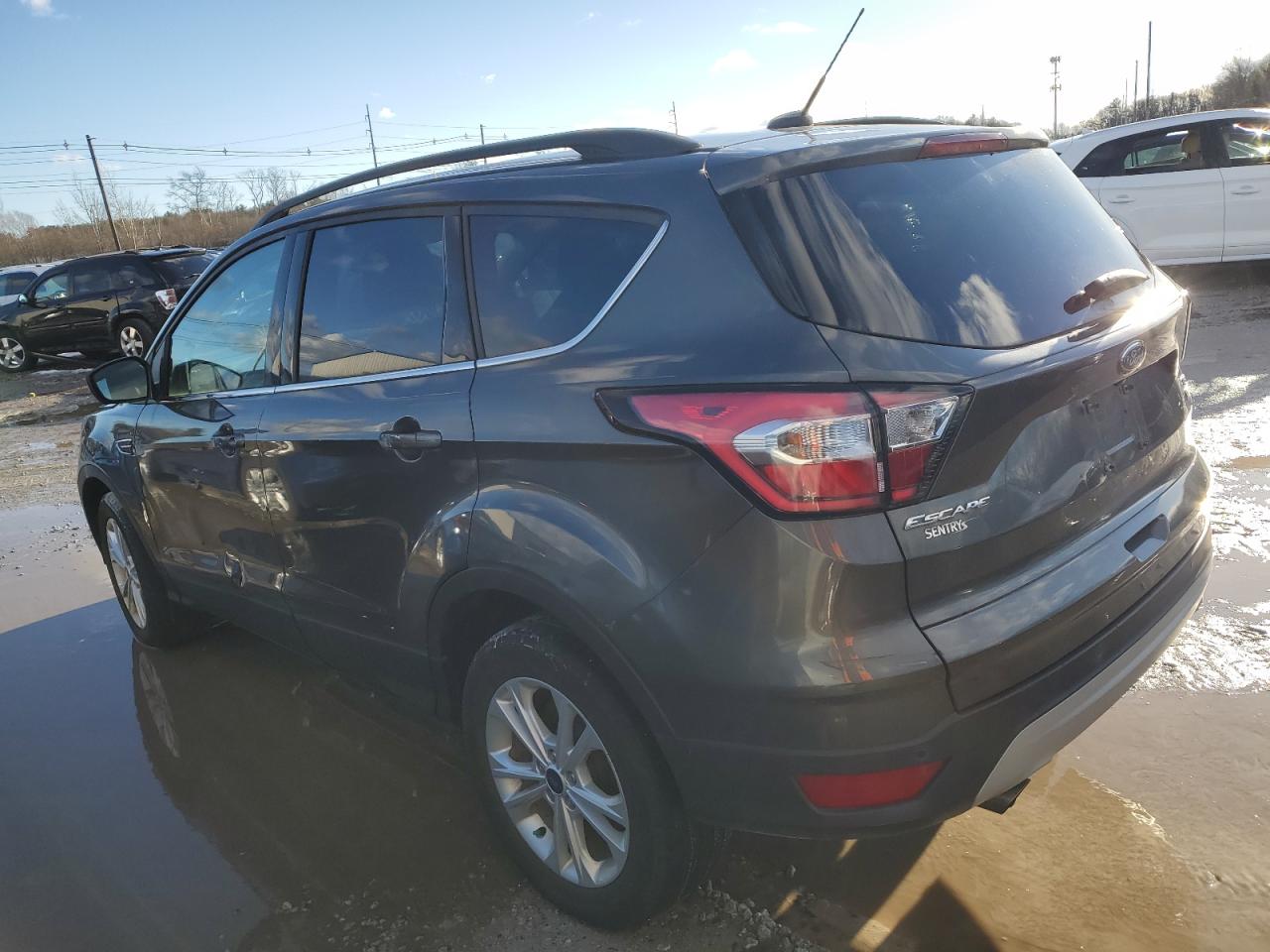Image 2 of 2017 FORD ESCAPE SE 2017 with VIN 1FMCU9GD1HUE50657