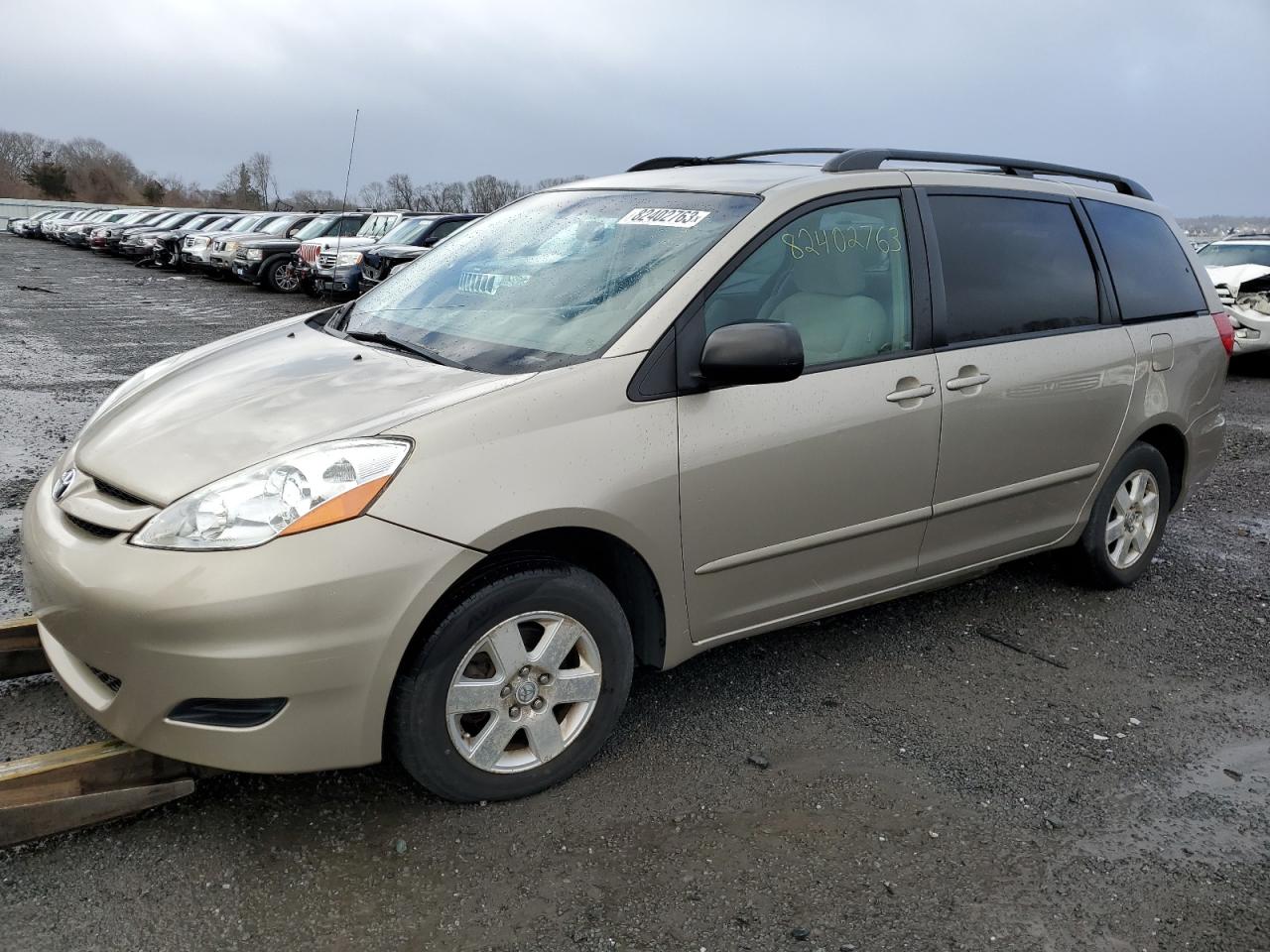 Изображение 1 2010 TOYOTA SIENNA CE 2010 с VIN 5TDKK4CC5AS311809