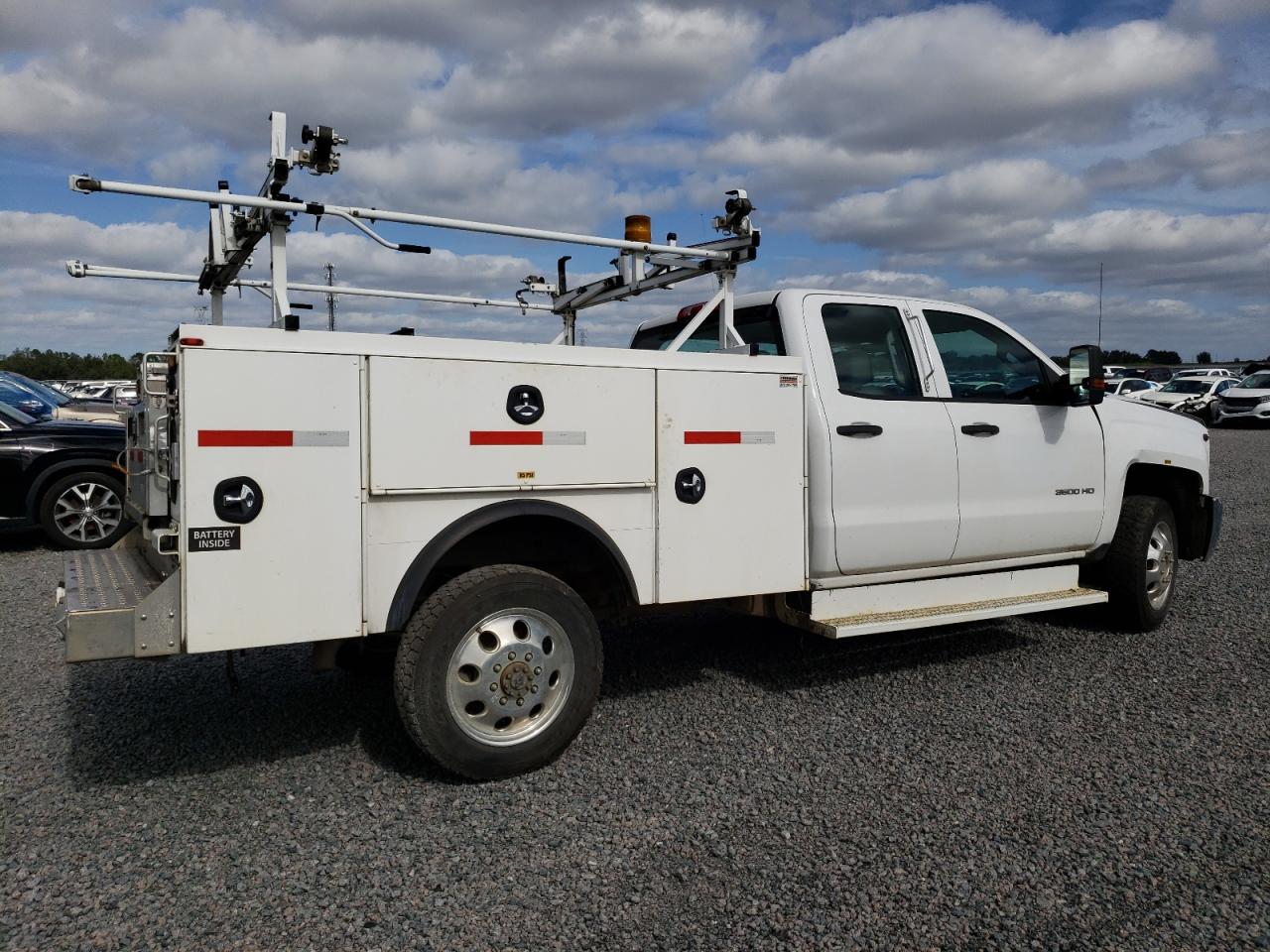 Image 3 of 2016 CHEVROLET SILVERADO K3500 2016 with VIN 1GB2KYEG3GZ186750