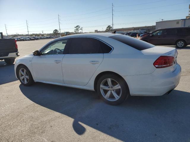 Obraz 2 z 2015 VOLKSWAGEN PASSAT S 2015 z VIN 1VWAS7A31FC107689