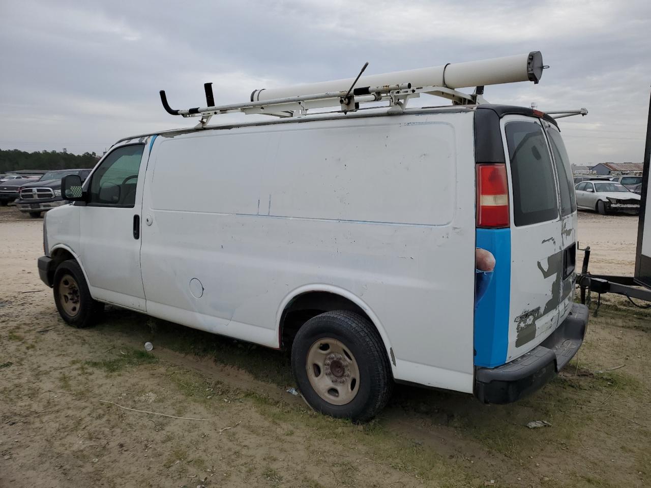 Image 2 of 2006 CHEVROLET EXPRESS G2500  2006 with VIN 1GCGG25V261181390