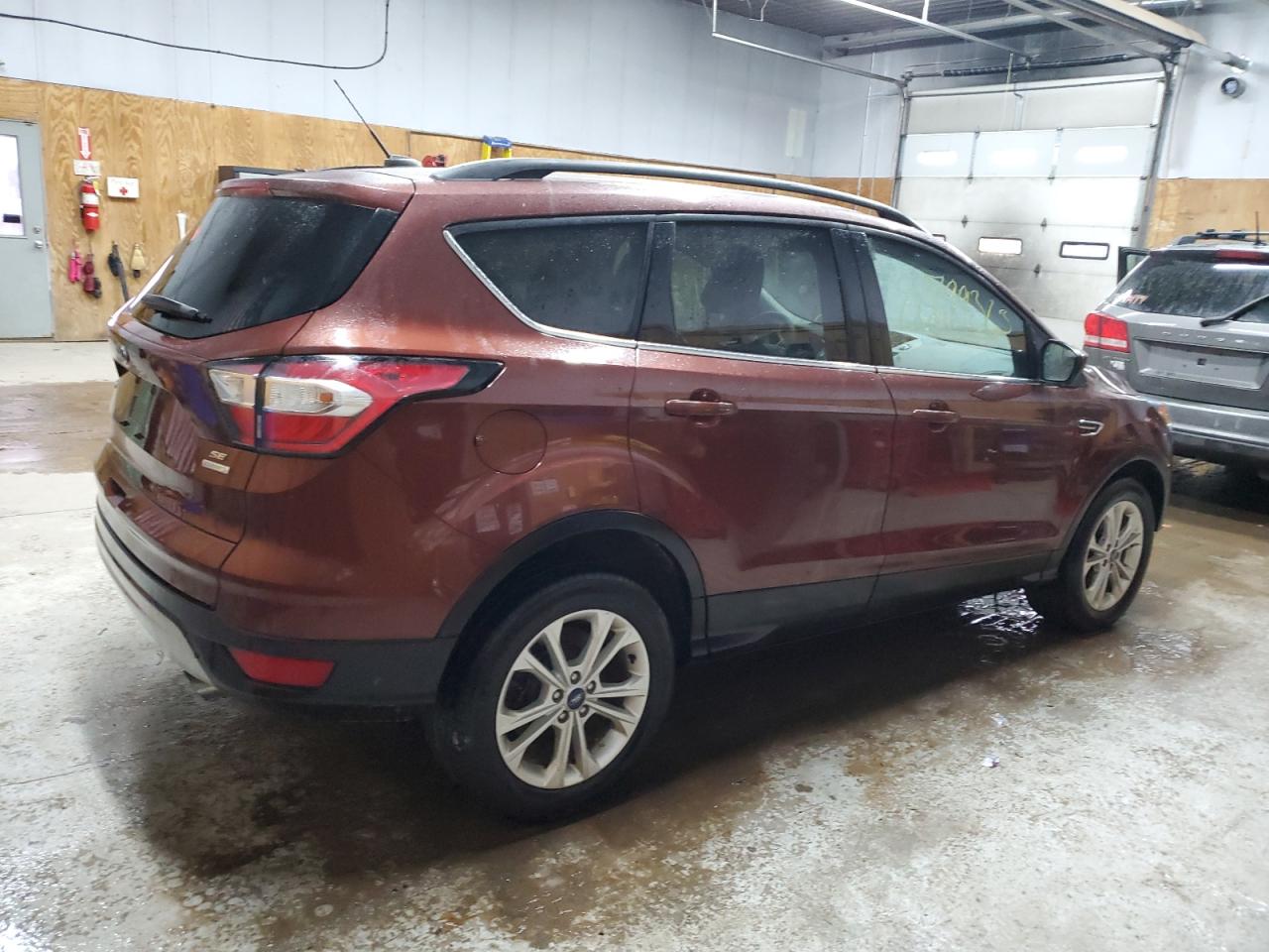 Изображение 3 2018 FORD ESCAPE SE 2018 с VIN 1FMCU0GD8JUC31583
