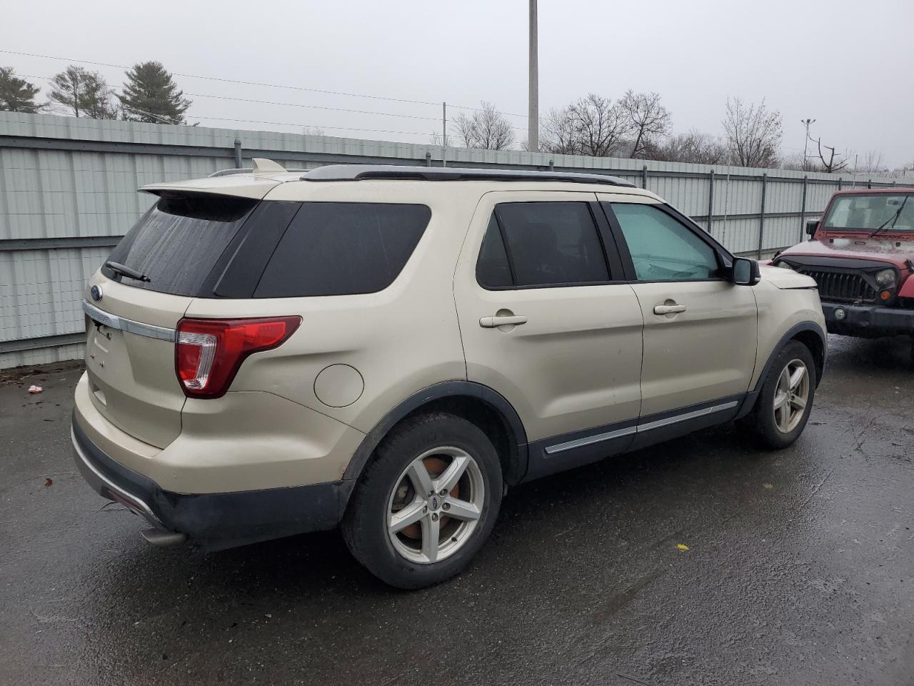 Image 3 of 2017 FORD EXPLORER XLT 2017 with VIN 1FM5K8D86HGC12950