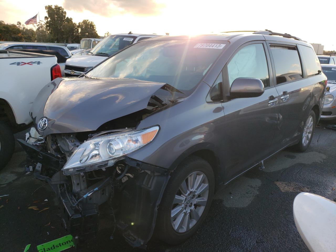 Image 1 of 2015 TOYOTA SIENNA XLE 2015 with VIN 5TDDK3DC6FS112406