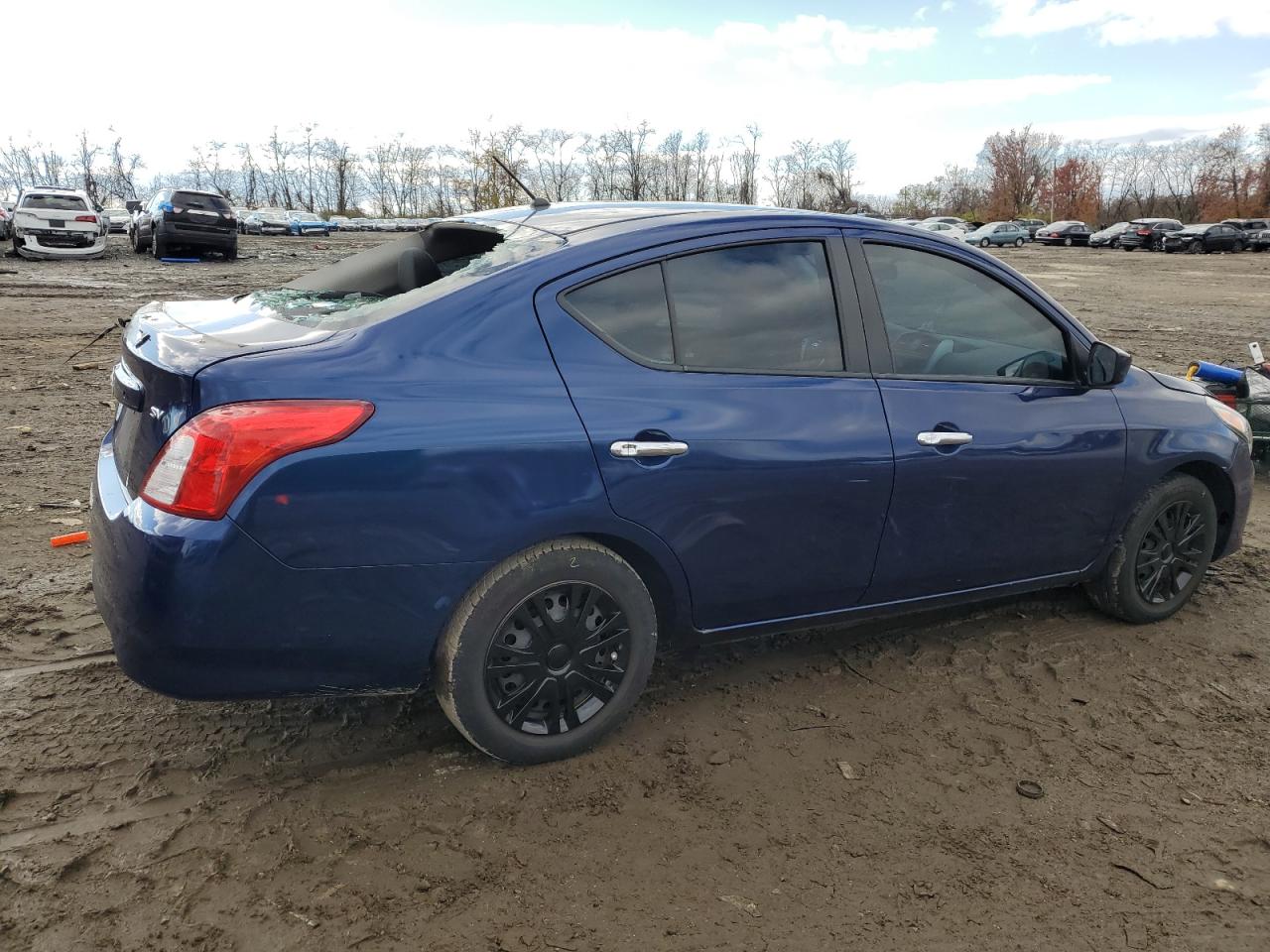 Image 3 of 2019 NISSAN VERSA S 2019 with VIN 3N1CN7AP8KL880005
