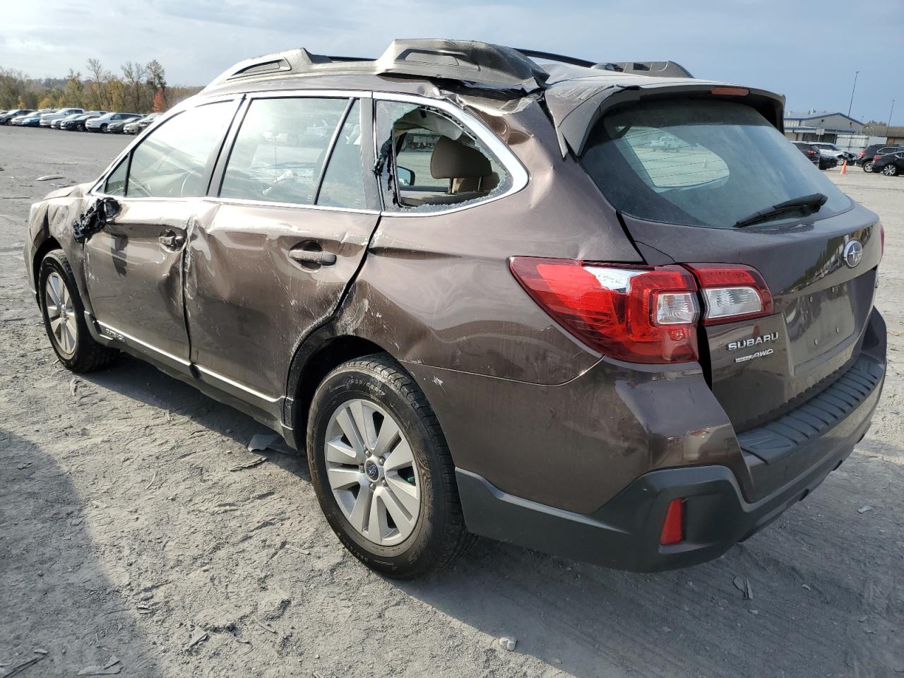 Изображение 2 2019 SUBARU OUTBACK 2.5I 2019 с VIN 4S4BSABC1K3270836