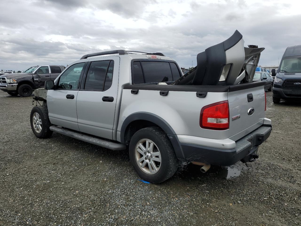 Image 2 of 2009 FORD EXPLORER SPORT TRAC XLT 2009 with VIN 1FMEU31E79UA27445