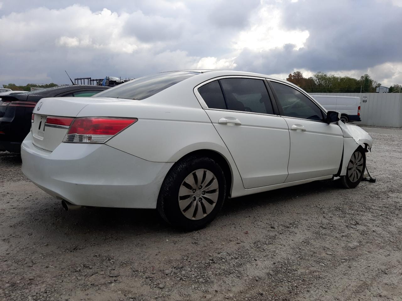 Изображение 3 2011 HONDA ACCORD LX 2011 с VIN 1HGCP2F3XBA123518
