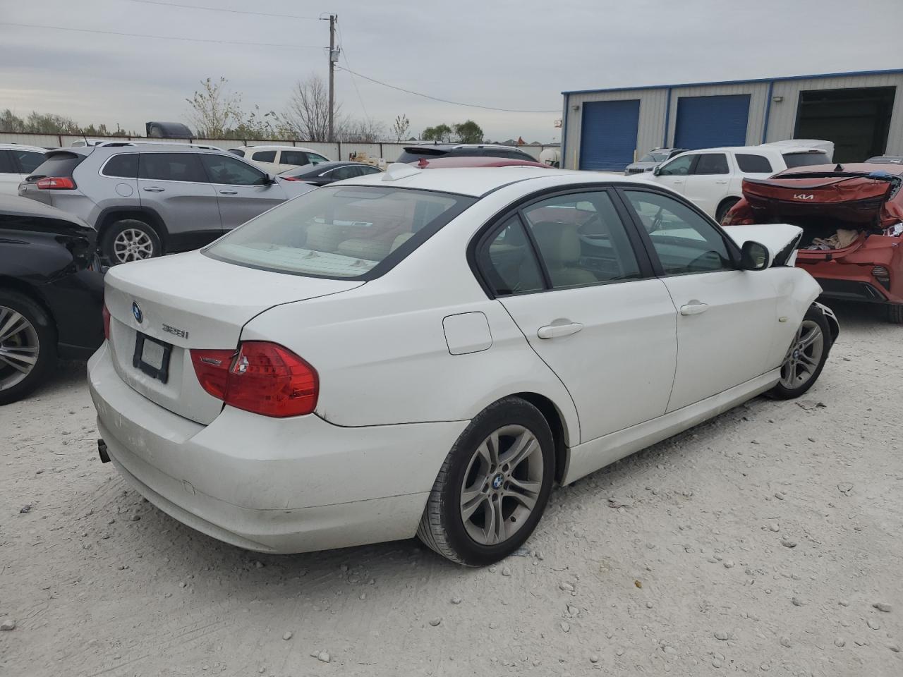 Изображение 3 2009 BMW 328 I 2009 с VIN WBAPH77579NM27111