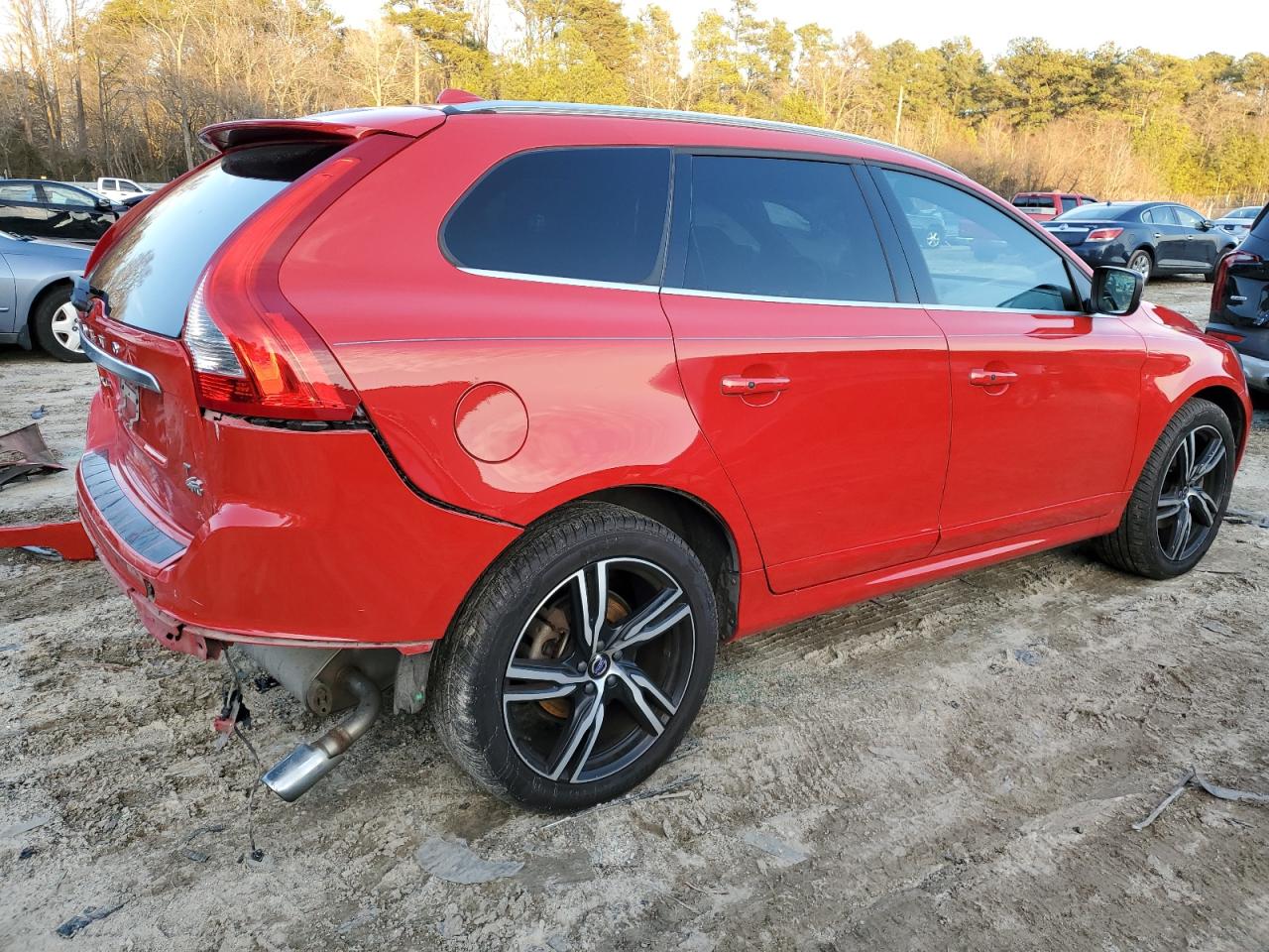 Image 3 of 2017 VOLVO XC60 T6 R-DESIGN PLATINUM 2017 with VIN YV449MRS0H2191628